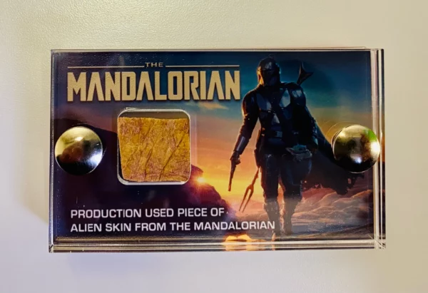 Star Wars - The Mandalorian - Production Alien skin section mini display v1