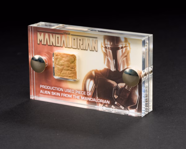 Star Wars - The Mandalorian - Production Alien skin section mini display v2